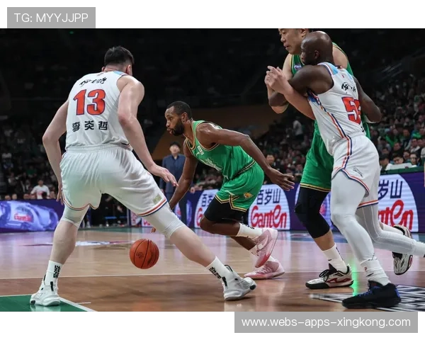 CBA青岛内线双塔掌控篮板