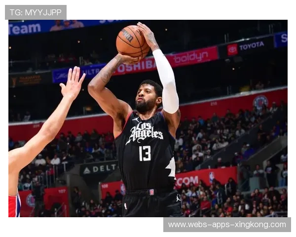 乔治结束比赛关键时刻挺身,洛杉矶顺利收官