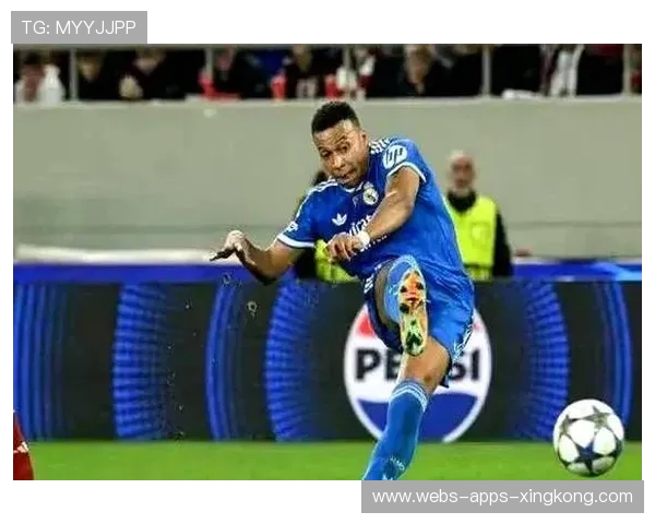 国际米兰—科维纳奇抢点头球破门